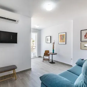 https://livemalaga-victoria-suites.hotelsinnerja.org